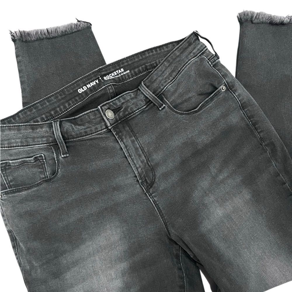 Old Navy Mid-Rise Rockstar jeans raw ankle Black Wash denim Size 14